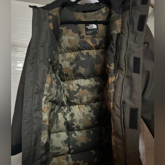 The North Face Men’s McMurdo Parka - Picture 4 of 8